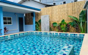 Saltwater pool with clear, soft water at an Orlando home